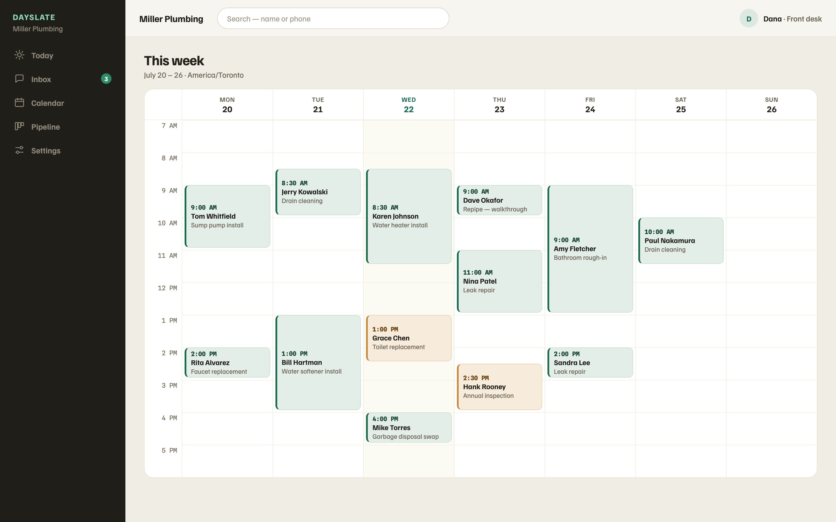 The DaySlate week calendar: seven days, jobs as duration-sized blocks with names, services and times.